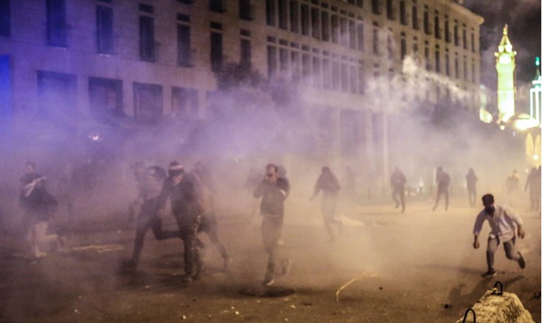 Sukobi policije i prosvjednika u Bejrutu drugu noć zaredom